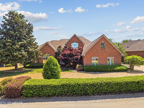 2nd image of 206 Savannah Park Dr