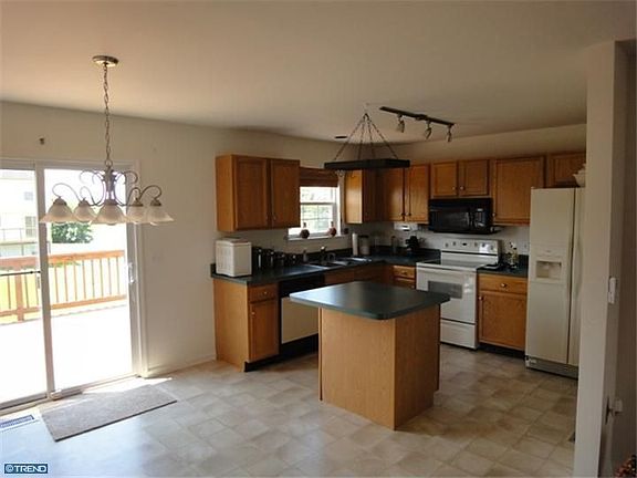 3rd image of 30 N Sherman Dr