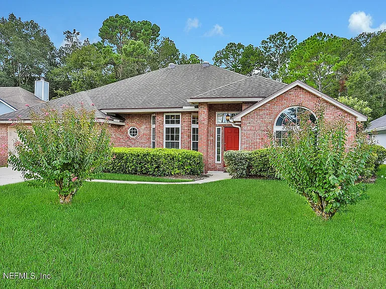353 Maplewood Dr — Photo 38