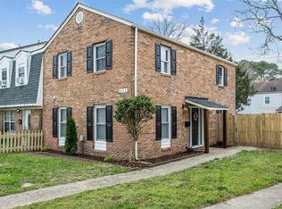 623 Red Horse Ln, Virginia Beach, VA 23462