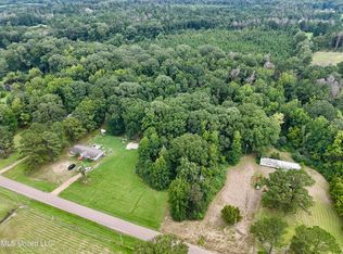 1 Hickory Ln, Terry, MS 39170