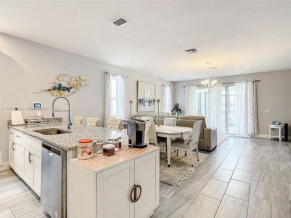 4th image of 1130 Arisha Dr
