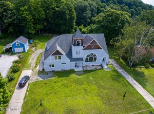 160 High St, Lee, MA 01238