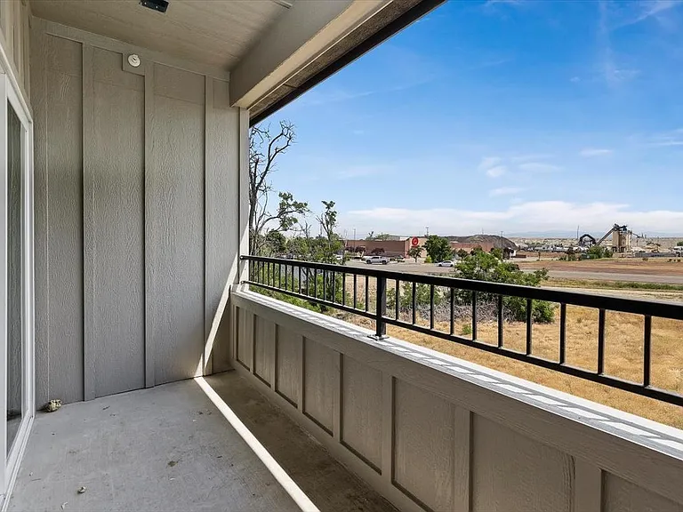 Hawk's Landing Apartments — Photo 115
