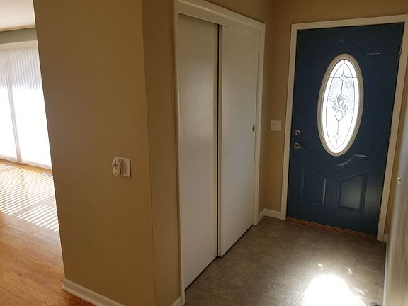 3rd image of 7637 Ravenswood Ave
