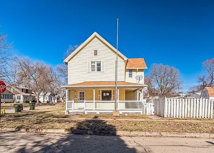 1st image of 3901 42nd St