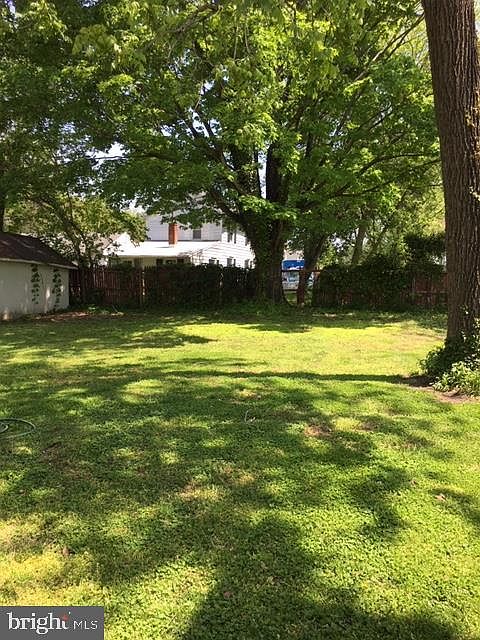 2nd image of 212 N Aurora St