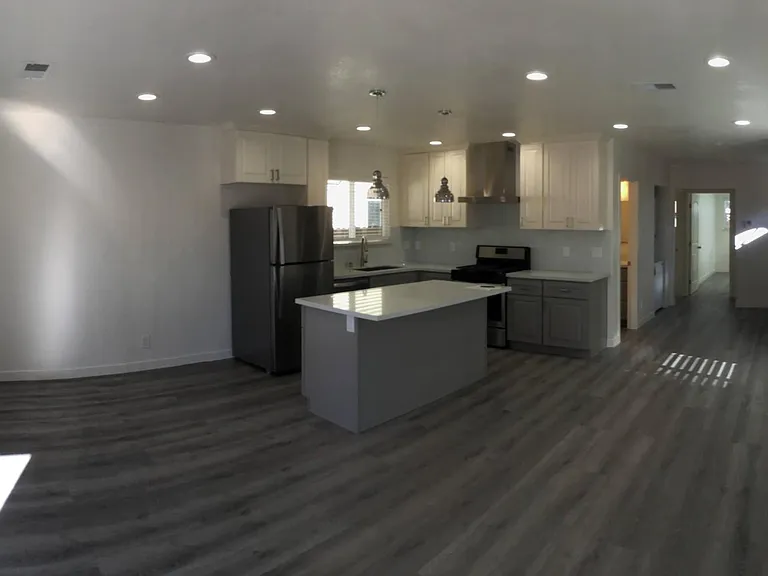 374 Raymond Ave — Photo 2