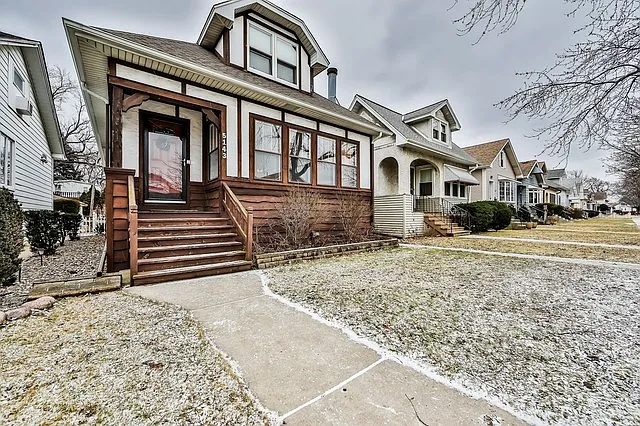 5143 N Kolmar Ave photo 1