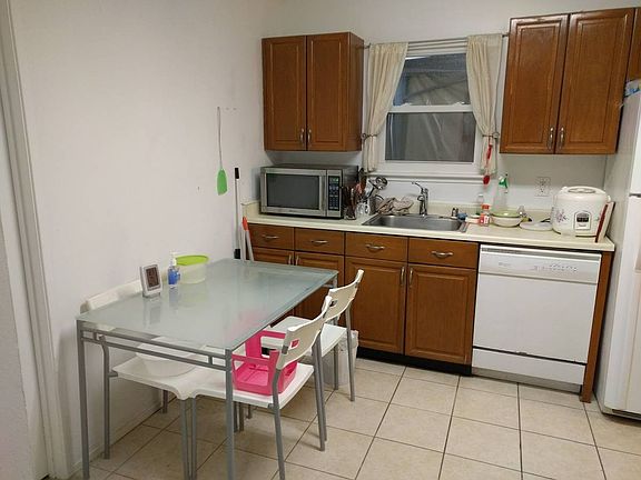 4th image of 13516 Coates Ln