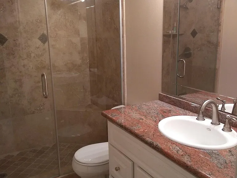 Second upstairs bathroom
