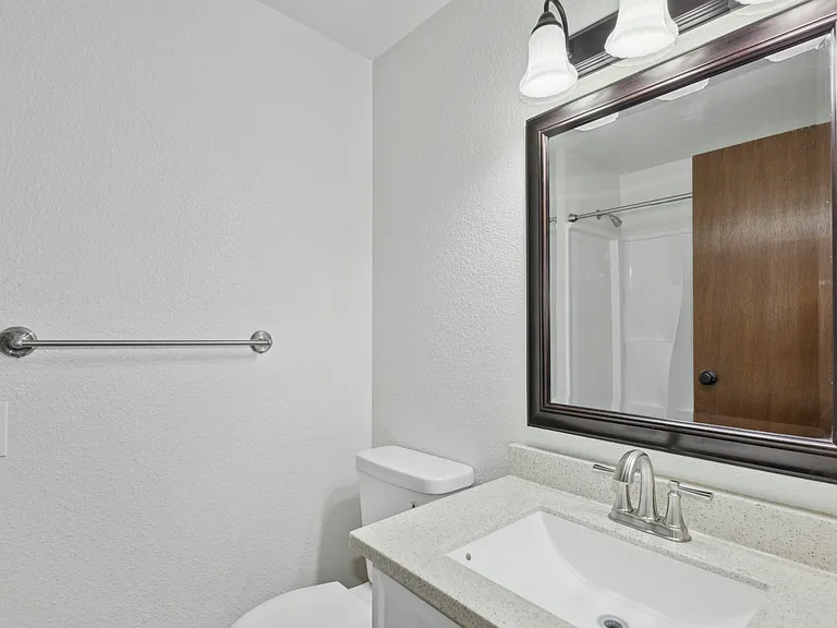 1266 Woodgate Ave #B — Photo 9