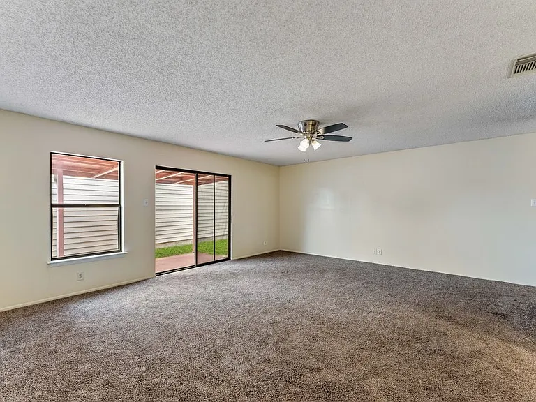 6863 Cypress Mist Dr — Photo 8