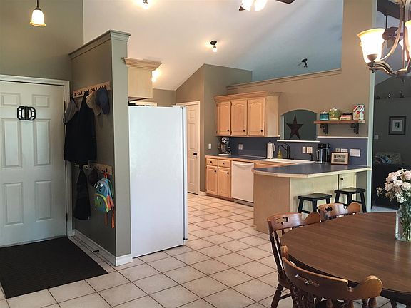 3rd image of 430 Deer Creek Ln