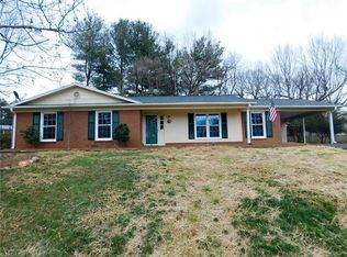 220 S Vandala Ct, King, NC 27021