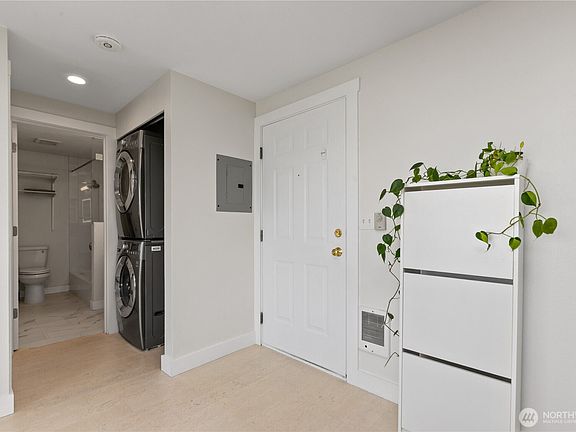 3rd image of 12056 15th Avenue NE #404