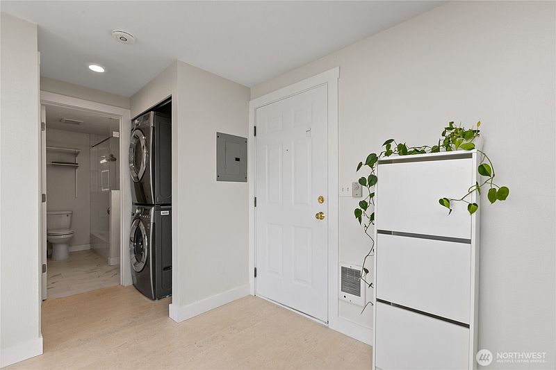 3rd image of 12056 15th Avenue NE #404