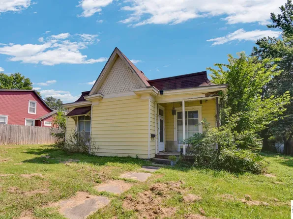 318 N Jeffreys St, Pleasant Hill, MO 64080