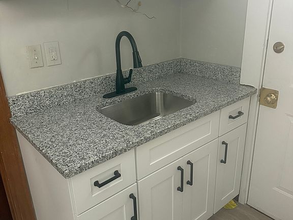 2nd image of 88 Chestnut St #1RF