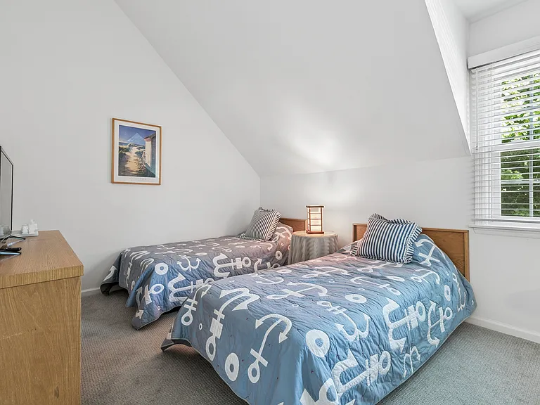 20 Hubbard Ln #102 — Photo 16