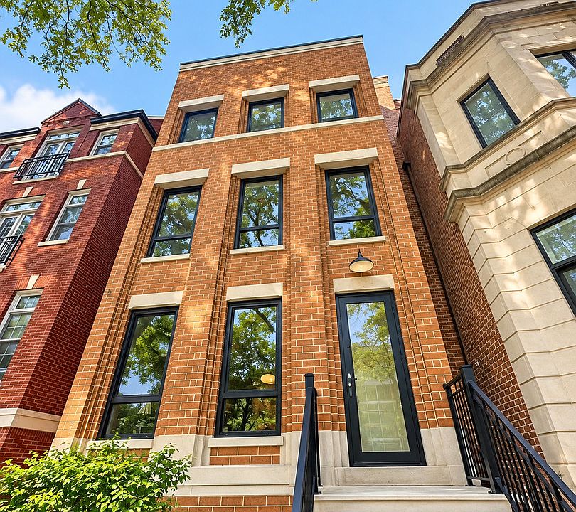 1st image of 1834 N Hudson Ave APT 2