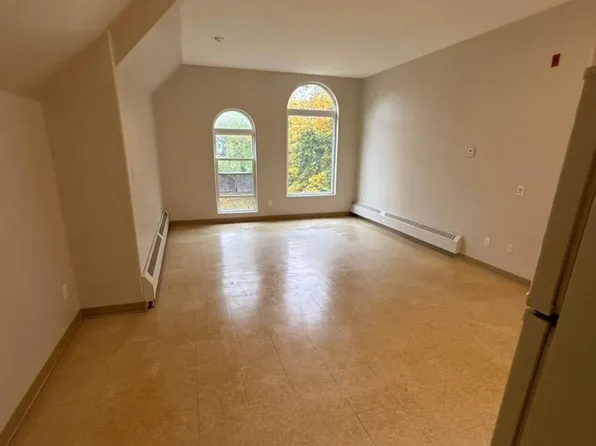 25 Winniett St #204, Woodstock, ON N4S 5Z4