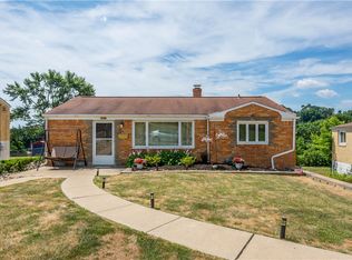 1230 Pleasantvue Dr, Pittsburgh, PA 15227