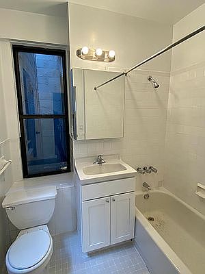 5th image of 245 E 62nd St #18/22
