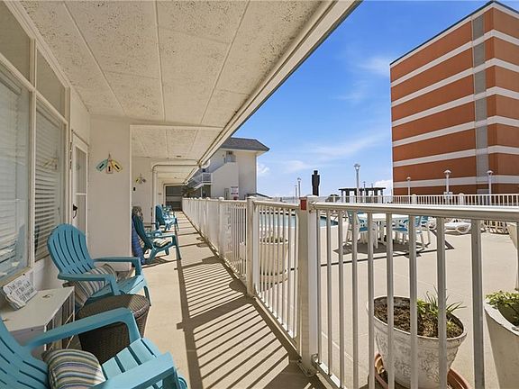 5th image of 4005 Atlantic Ave APT 112