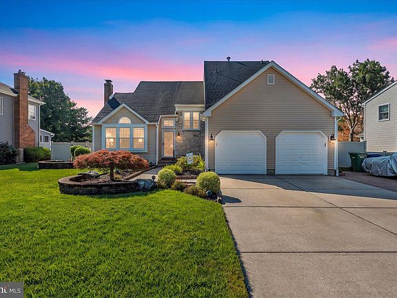 2nd image of 14 Abbotsford Dr