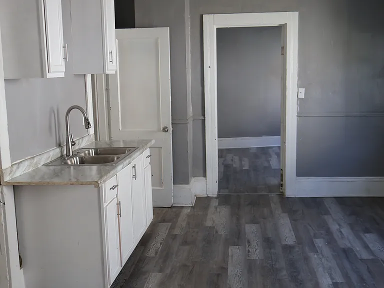 6812 Whitney Ave #1A — Photo 6