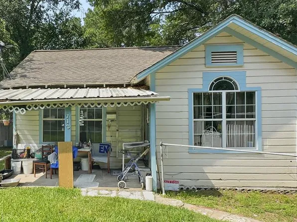 712 Thomason Street, Huntsville, TX 77320
