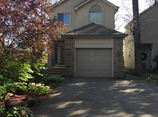 6941 Dandison Ct, West Bloomfield, MI