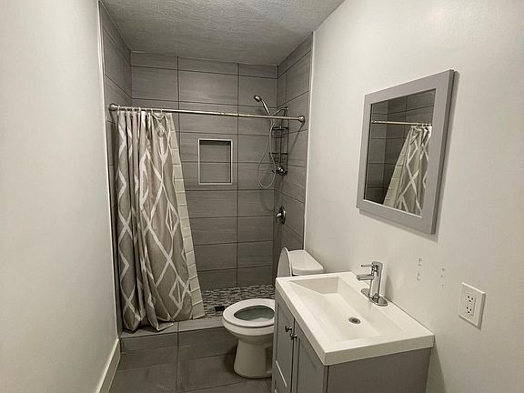 4th image of 4421 Mayflower St