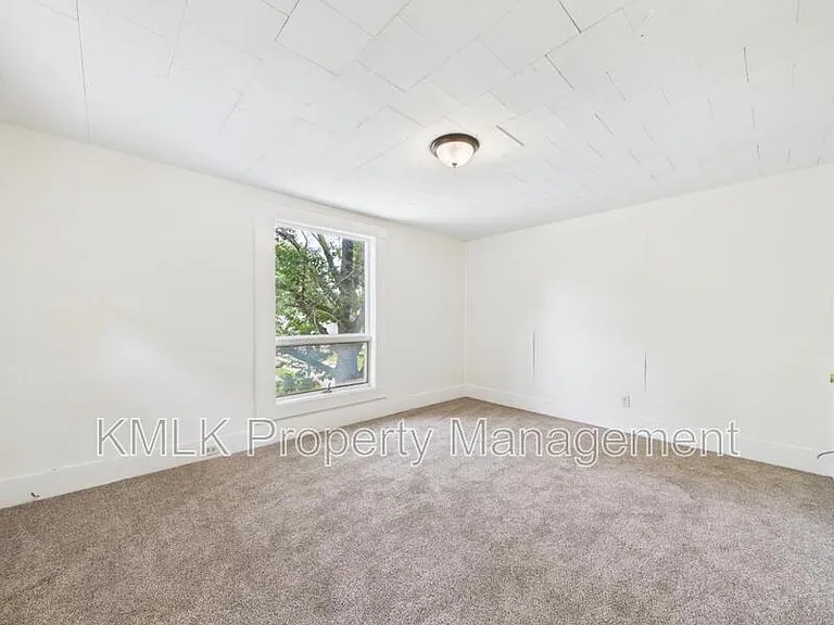 508 Crouse St — Photo 31