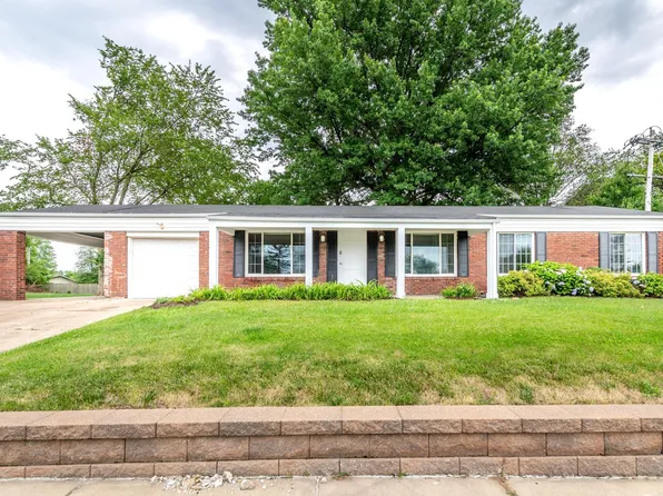 950 N Warson Rd, Saint Louis, MO 63132