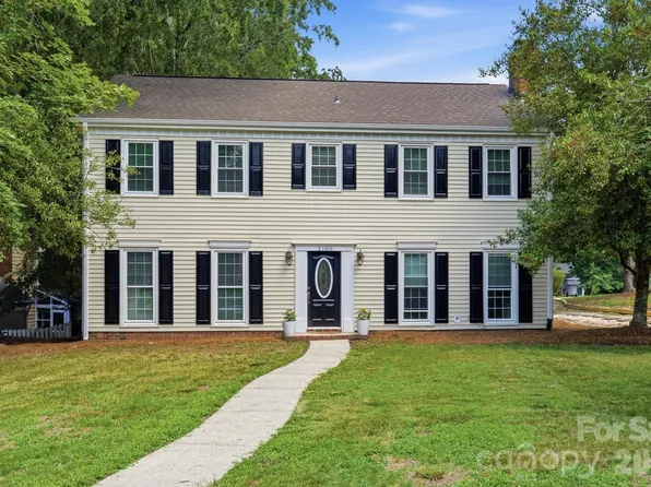 2106 Caleo Cir, Charlotte, NC 28270