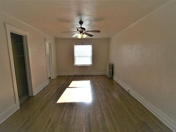 3rd image of 810 E 12th Ave