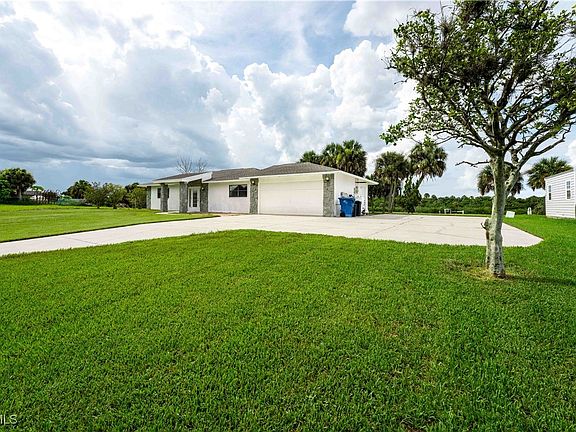 2nd image of 1037 Caloosahatchee Dr