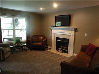 2nd image of 2541 Luella Ave