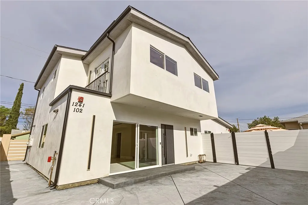 Building Photo - 1241 Reese Pl #102