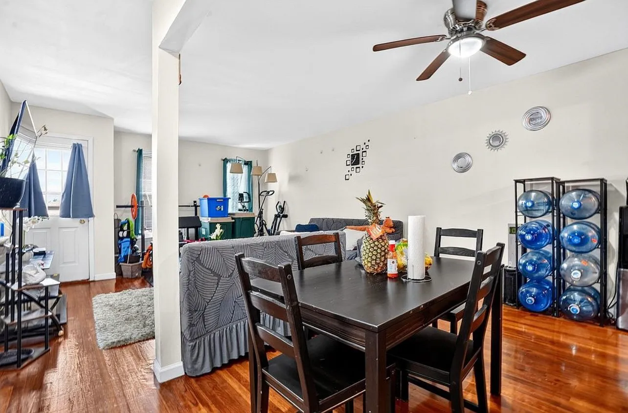 3 bed, $2,400 — Photo 4
