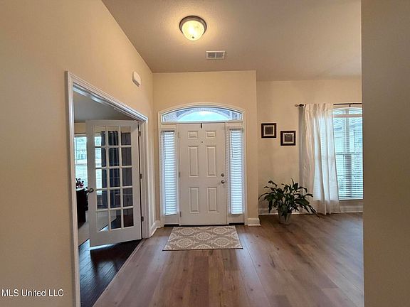 4th image of 4946 Arrowhead Ln