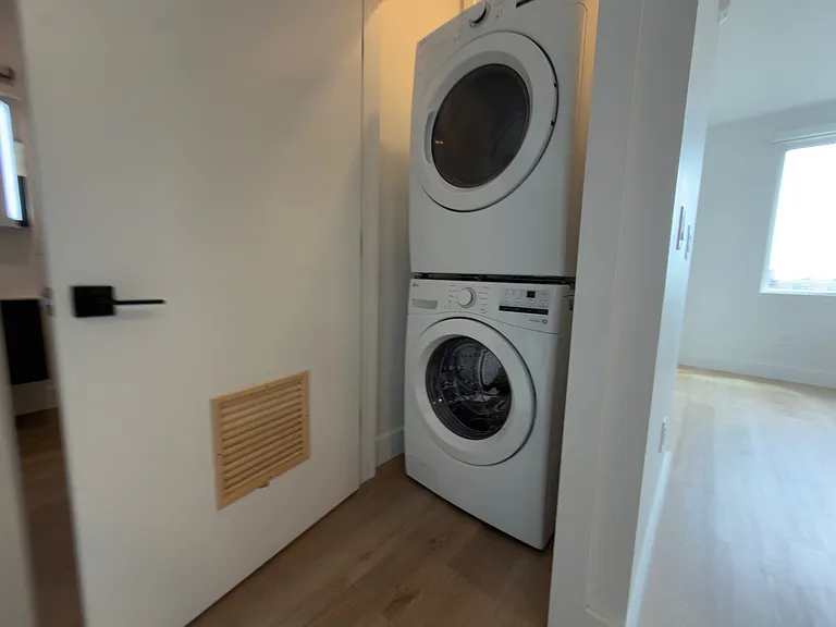 36 Madison St #416 — Photo 5