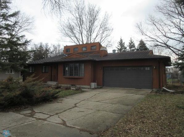 3307 Elm St N, Fargo, ND 58102