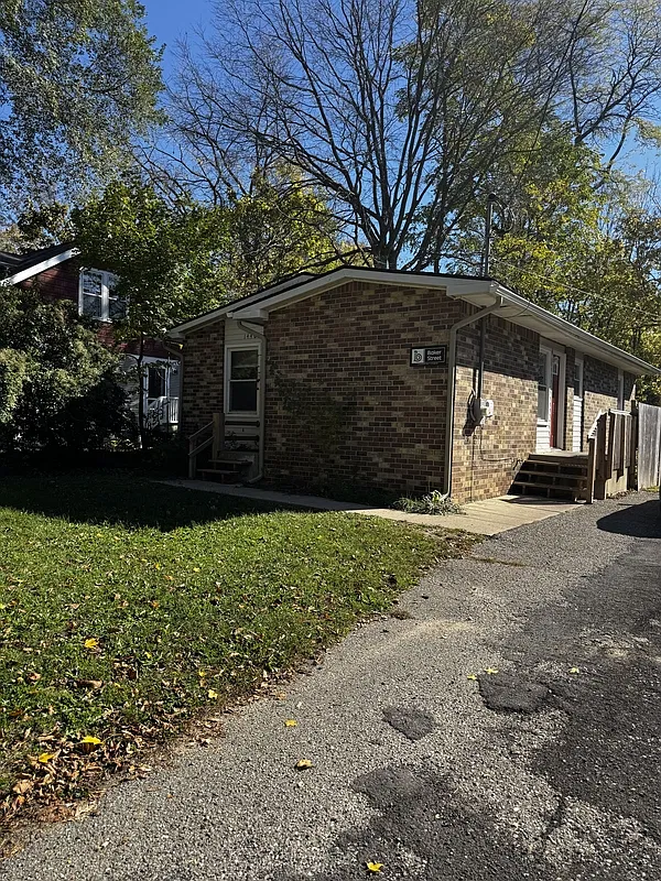 5 bed, 2.0 bath, 1892 sqft, $2,550 — Photo 1