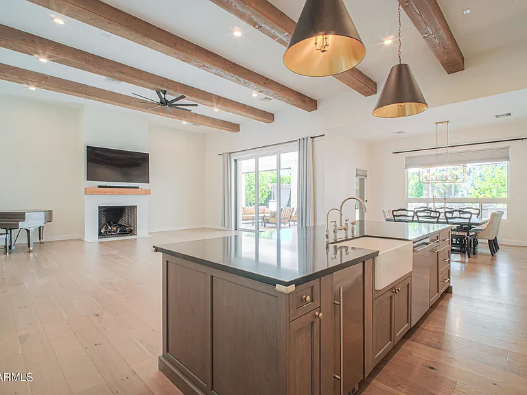 12424 E Victoria St — Photo 27