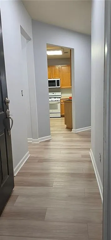 3 bed, 2.0 bath, 1424 sqft, $2,350 — Photo 4