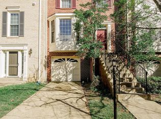 6584 Irvin Ct, Alexandria, VA 22312
