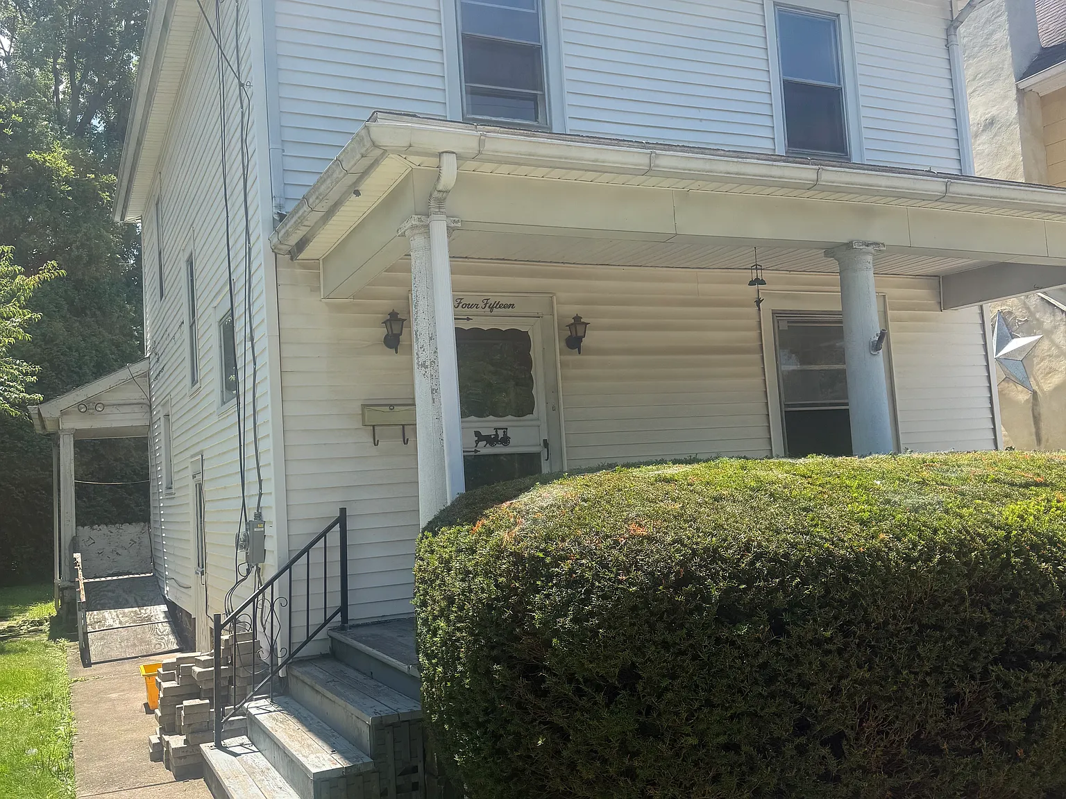3 bed, 1411 sqft, $1,650 — Photo 1